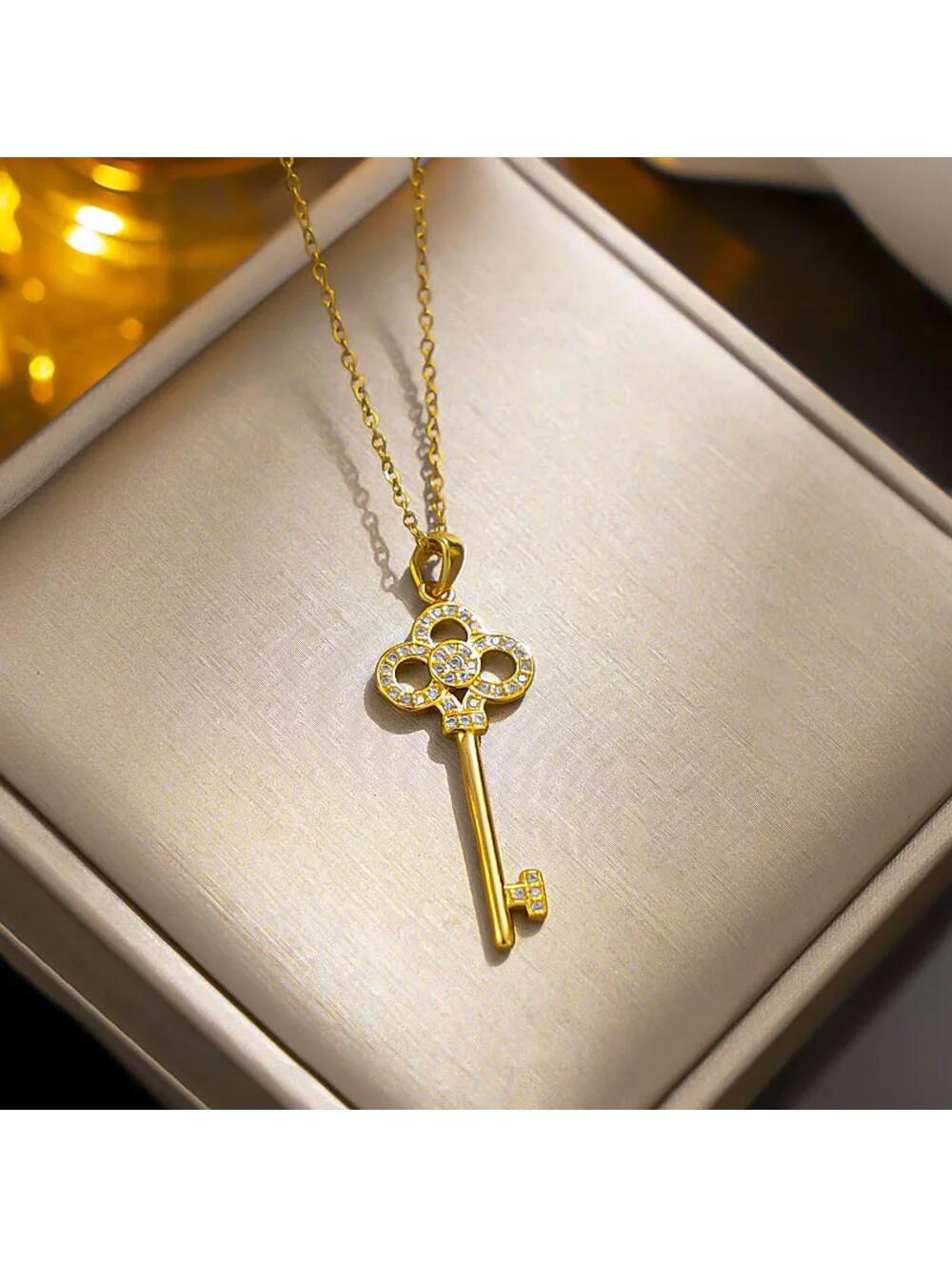 Skeleton key - Necklace - Gold - CZs - 18"